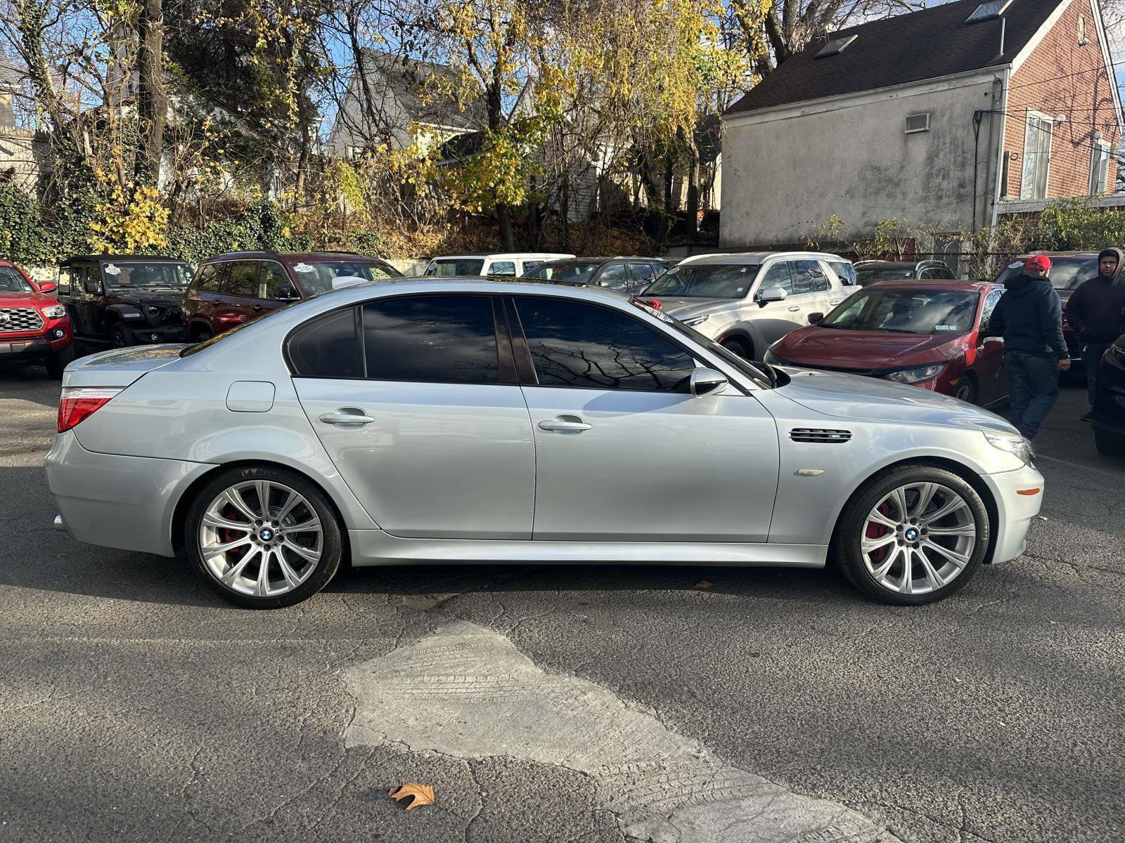 Used 2008 BMW M5 RWD image 2