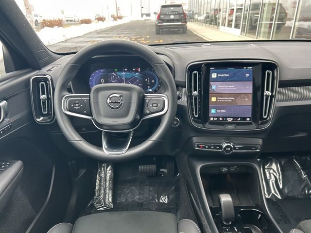 Certified 2025 Volvo XC40 B5 Plus image 18
