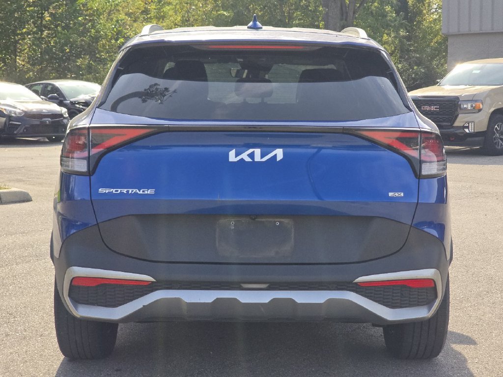 Used 2023 Kia Sportage EX AWD/4WD image 15