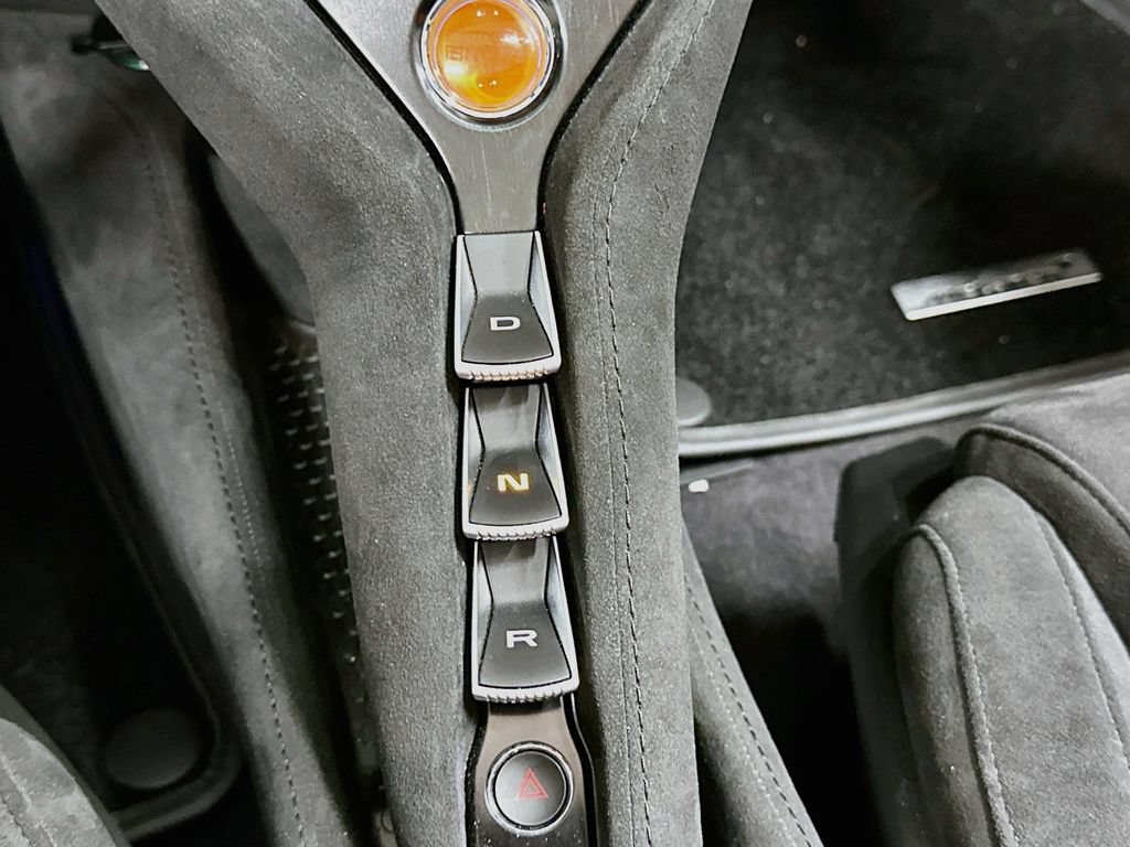 Used 2025 McLaren 750S Spider RWD image 18