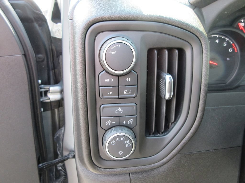 Certified 2026 Chevrolet Silverado 1500 Custom w/ Turbomax Blackout Package AWD/4WD image 25