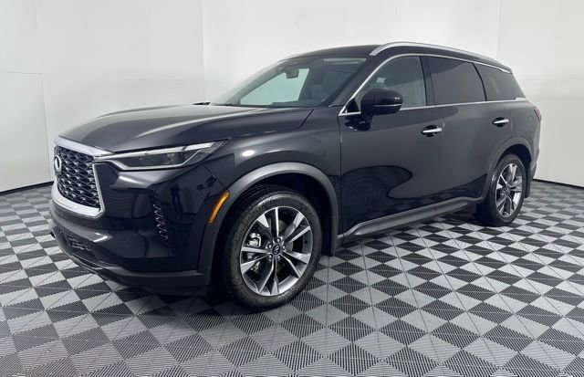 Certified 2025 INFINITI QX60 Luxe image 3