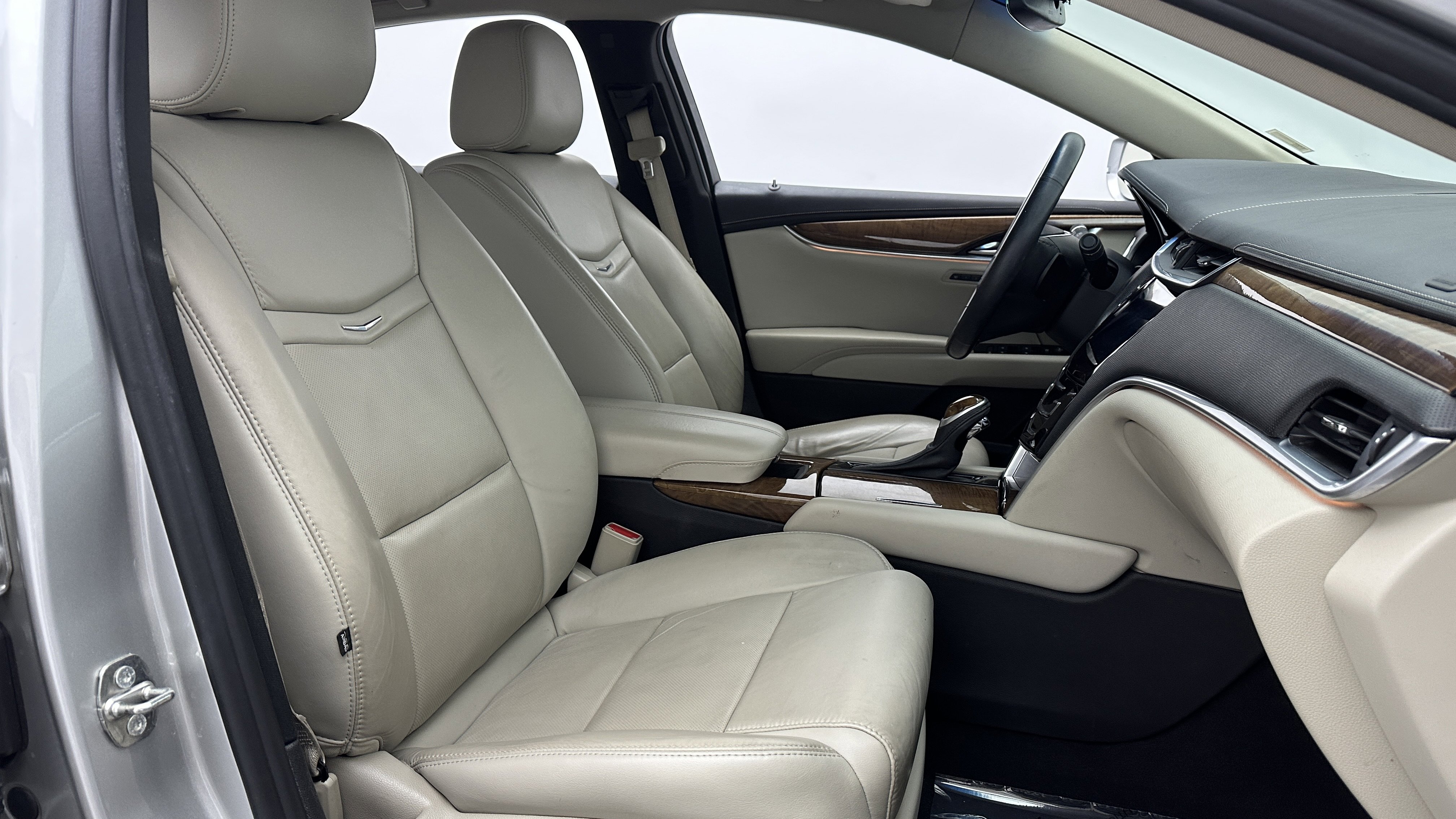 Used 2019 Cadillac XTS Luxury image 34