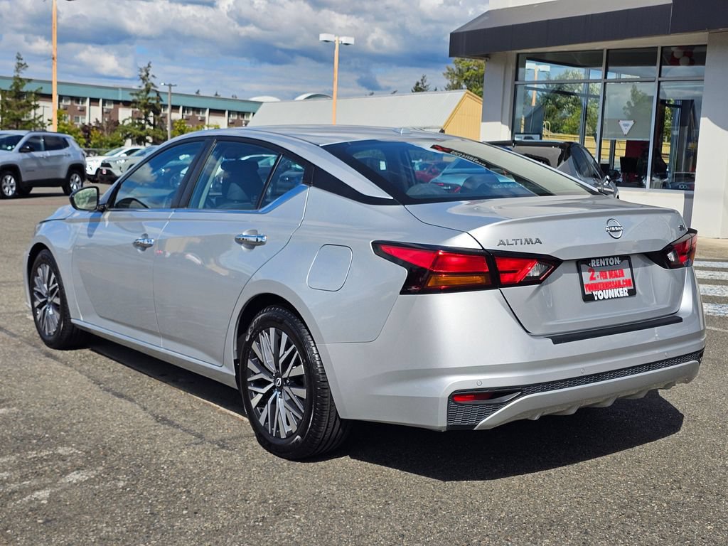 Used 2024 Nissan Altima 2.5 SV FWD image 7