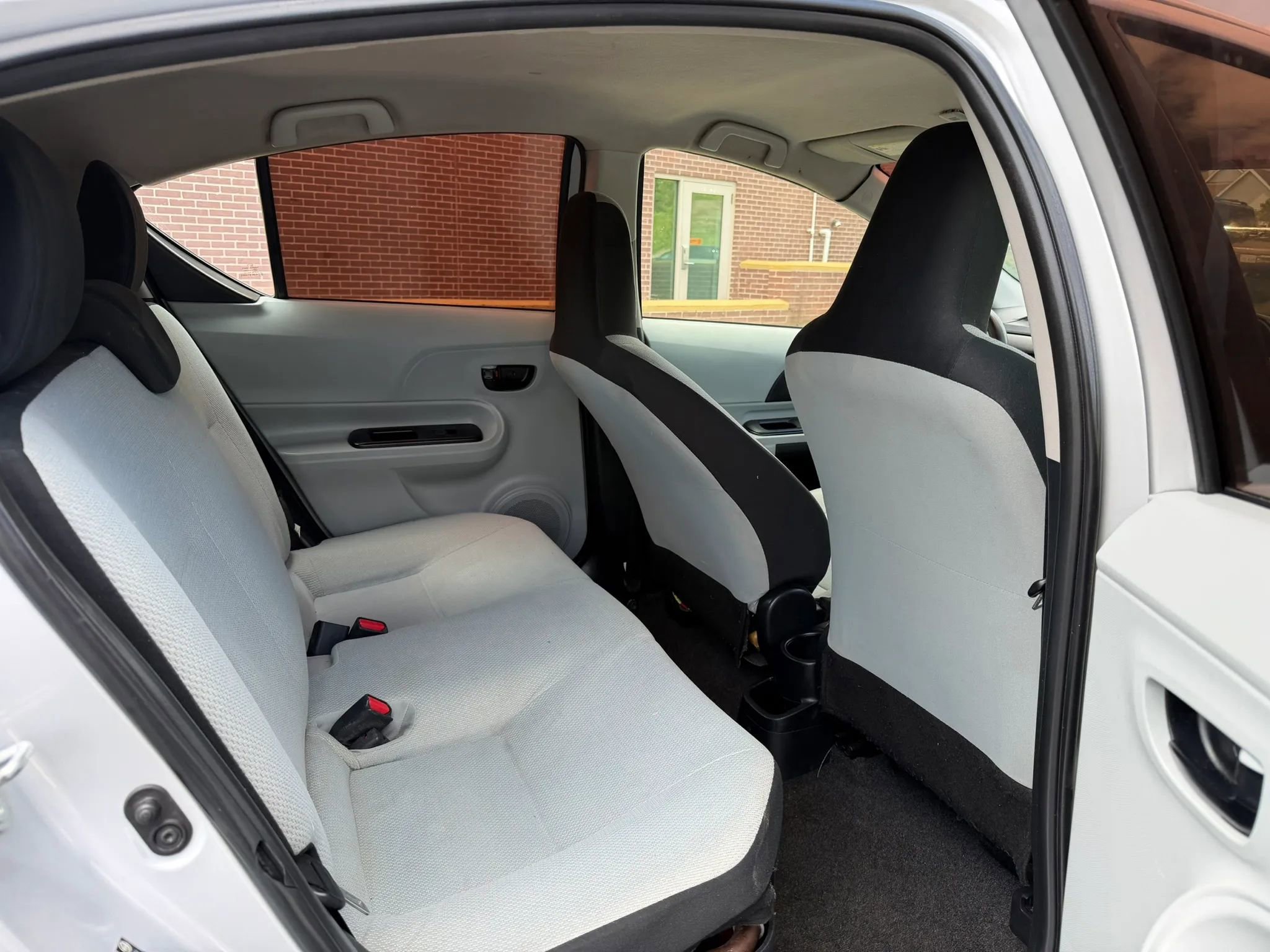 Used 2014 Toyota Prius C One FWD image 6