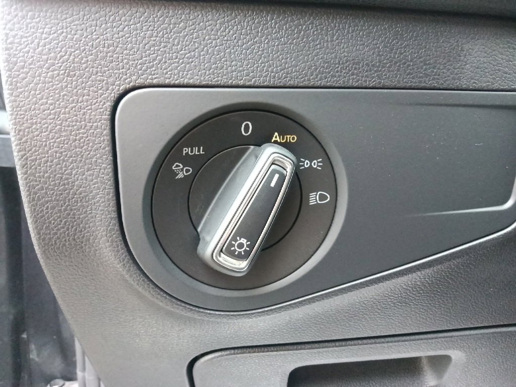 Used 2023 Volkswagen Tiguan SEL R-Line image 18