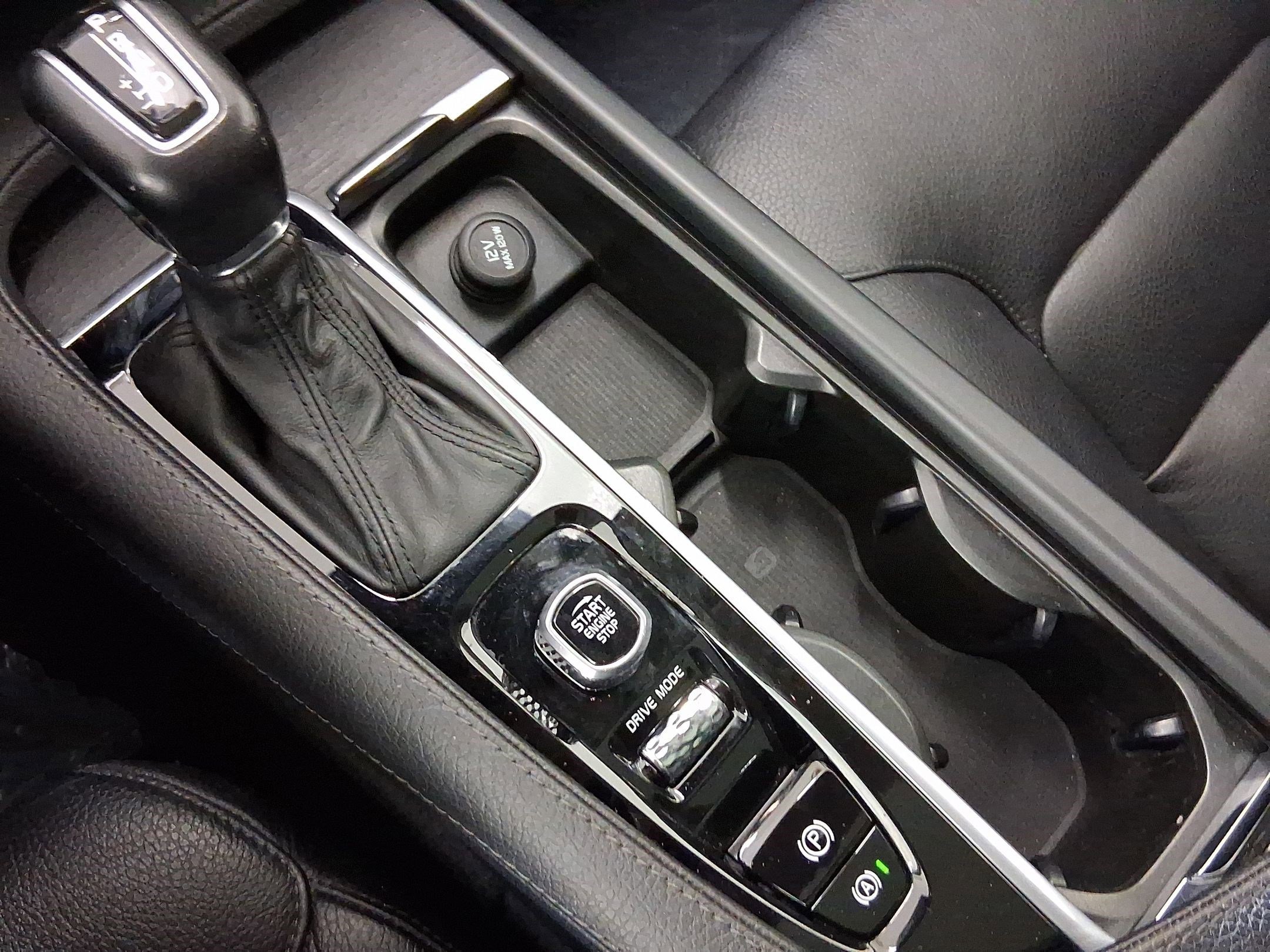 Used 2020 Volvo XC90 T6 Momentum w/ Protection Package image 25