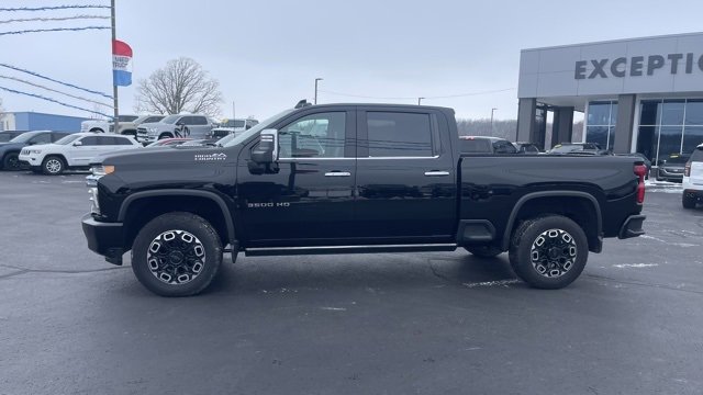 Used 2023 Chevrolet Silverado 3500 High Country image 2