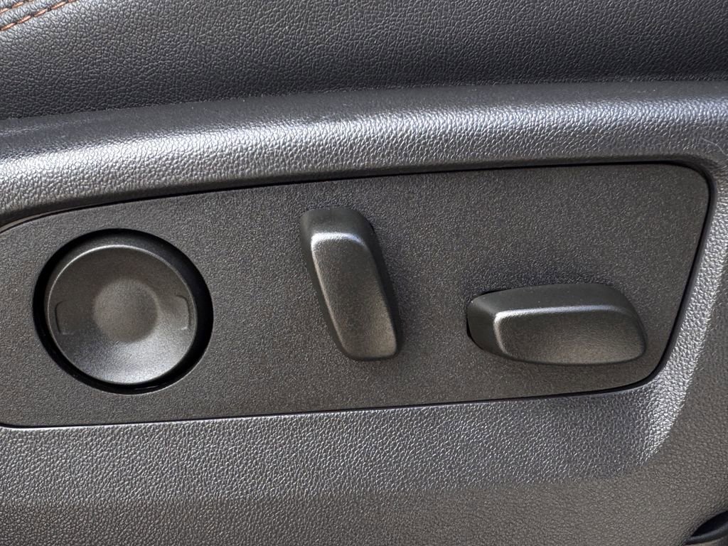 Used 2025 GMC Sierra 2500 AT4 w/ AT4 Premium Plus Package image 29