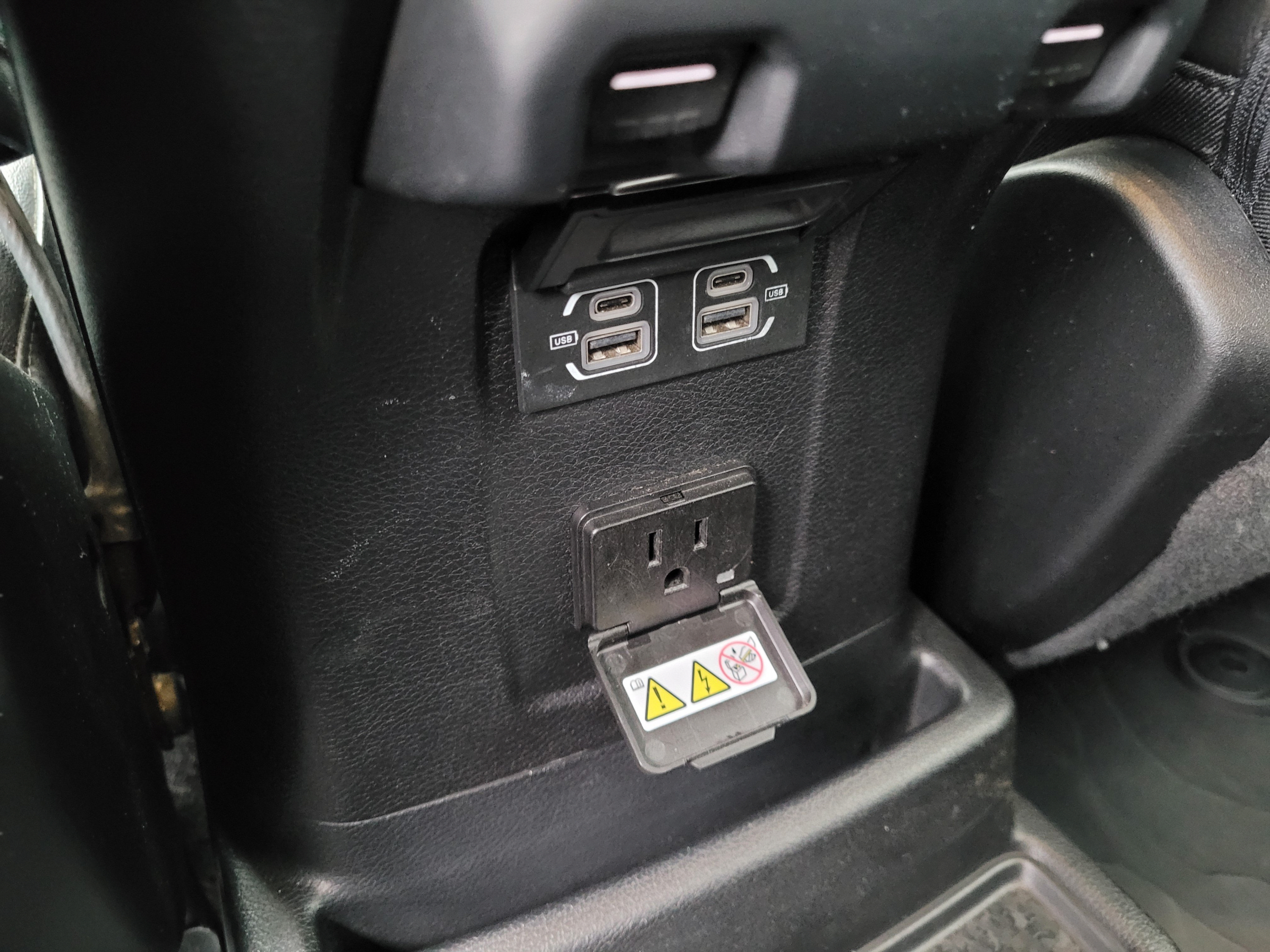 Used 2021 Jeep Wrangler Unlimited Sahara w/ Cold Weather Group AWD/4WD image 14