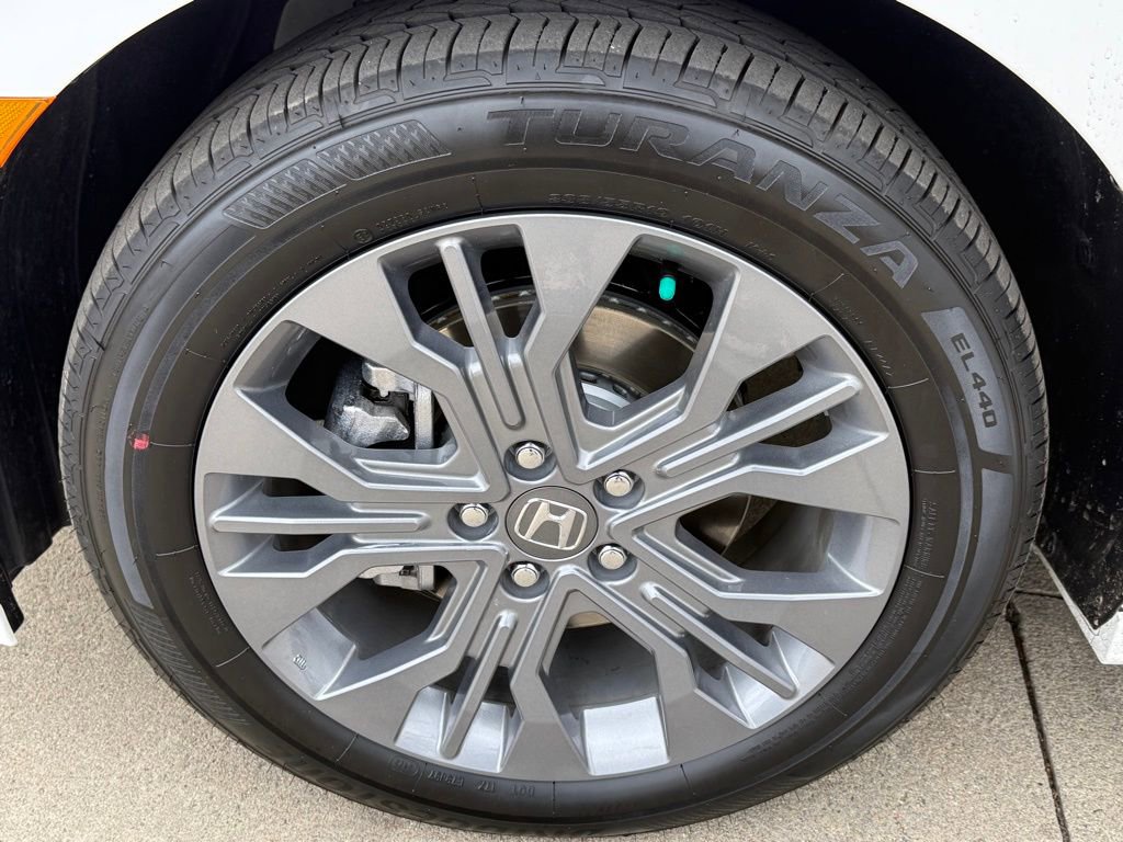 Certified 2026 Honda Odyssey Touring image 12