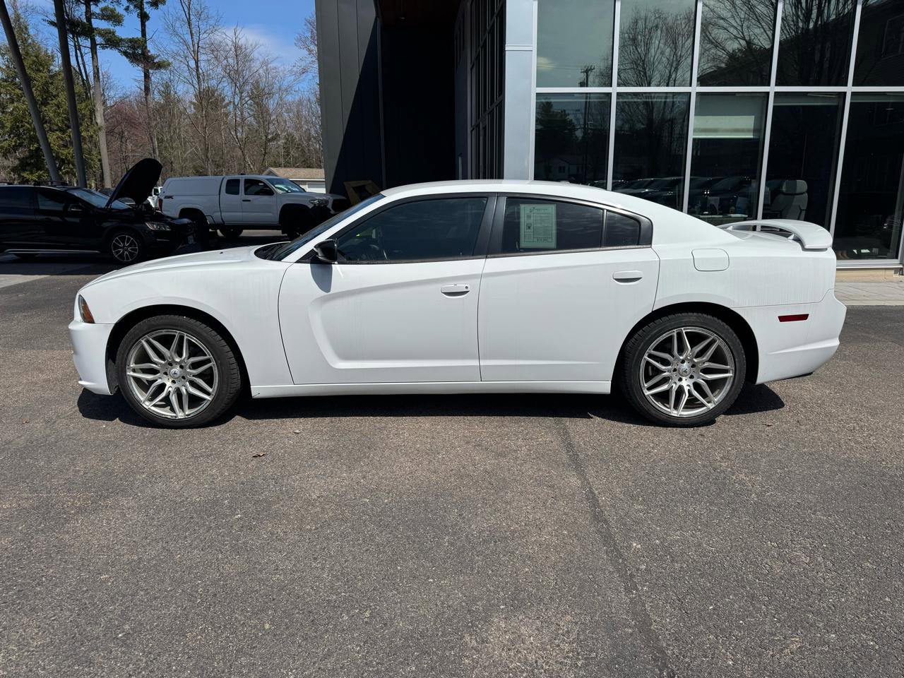 Used 2014 Dodge Charger SXT Plus image 2