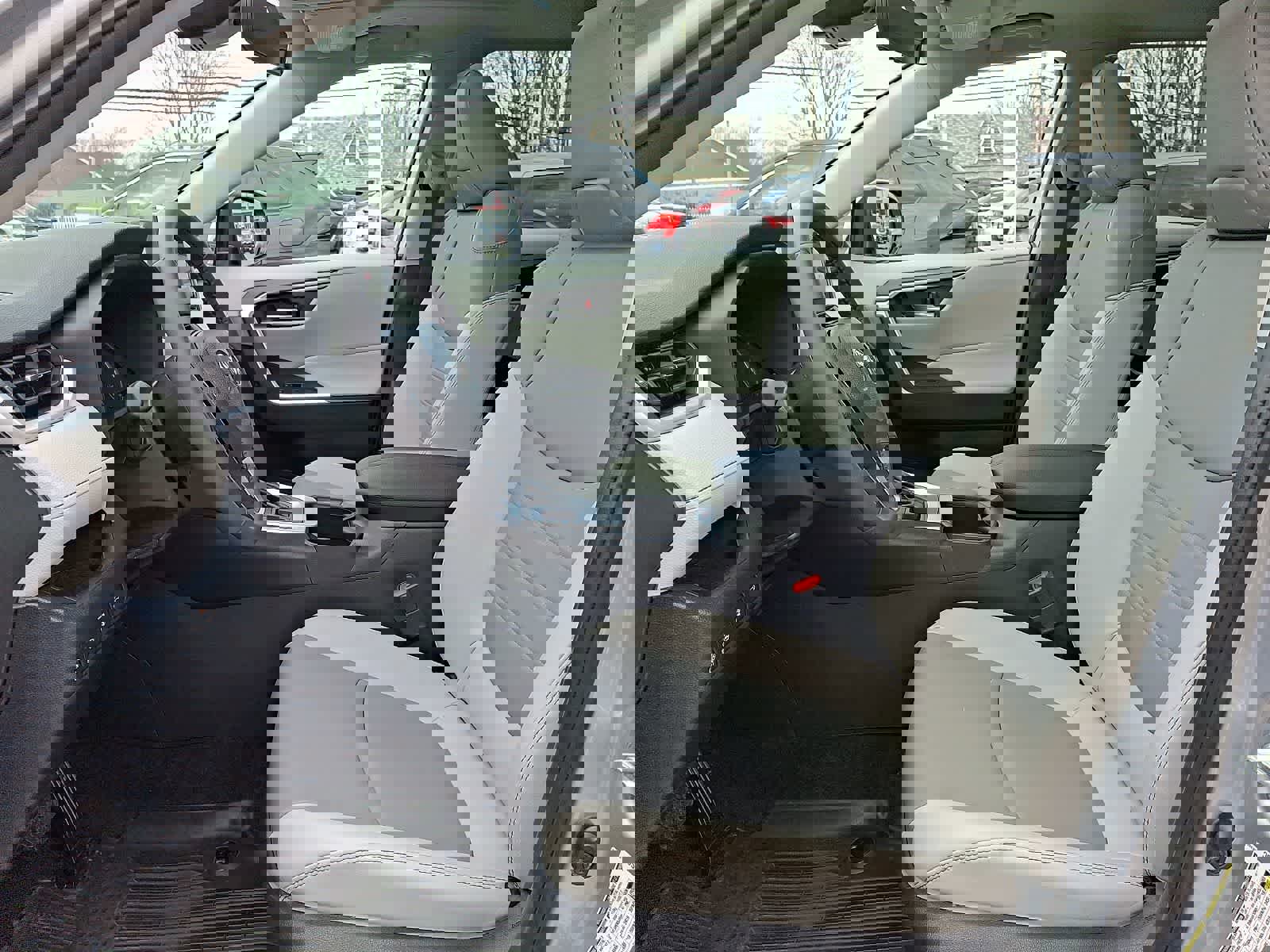 Used 2023 Toyota RAV4 XLE Premium image 16