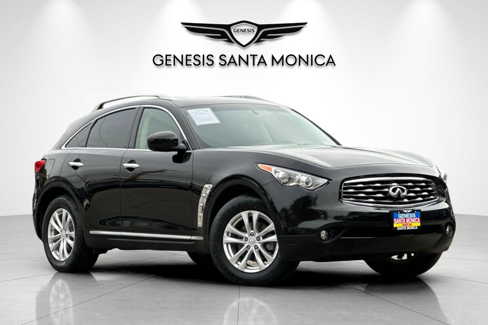 Used 2011 INFINITI FX35 2WD w/ Premium Pkg image 2