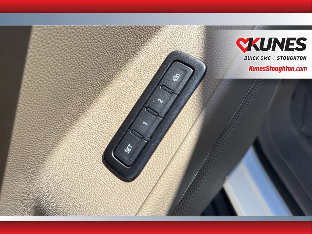 Used 2019 Chevrolet Suburban LT AWD/4WD image 25