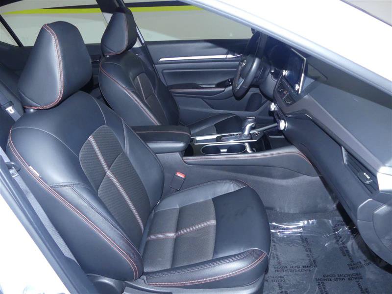 Used 2024 Nissan Altima 2.5 SR FWD image 8
