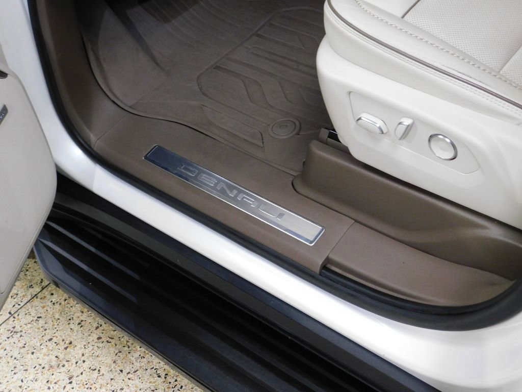 Used 2021 GMC Yukon Denali AWD/4WD image 29