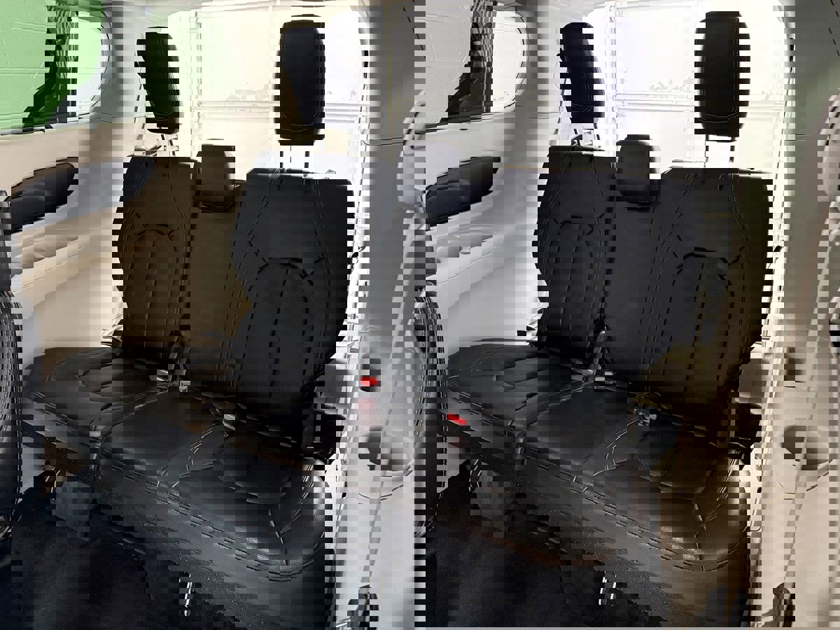 Used 2022 Chrysler Pacifica Touring-L image 13