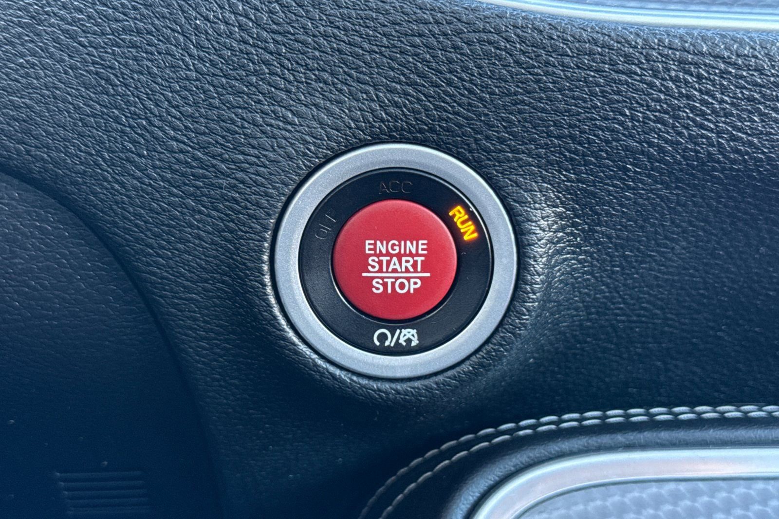 Used 2016 Dodge Challenger SRT Hellcat image 23