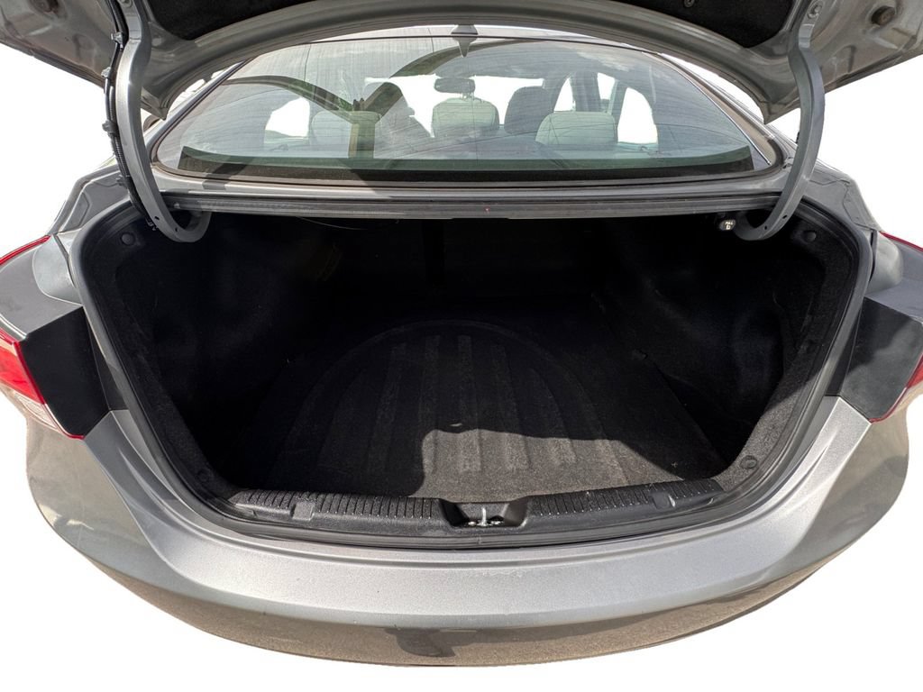 Used 2013 Hyundai Elantra GLS w/ Preferred Pkg FWD image 18
