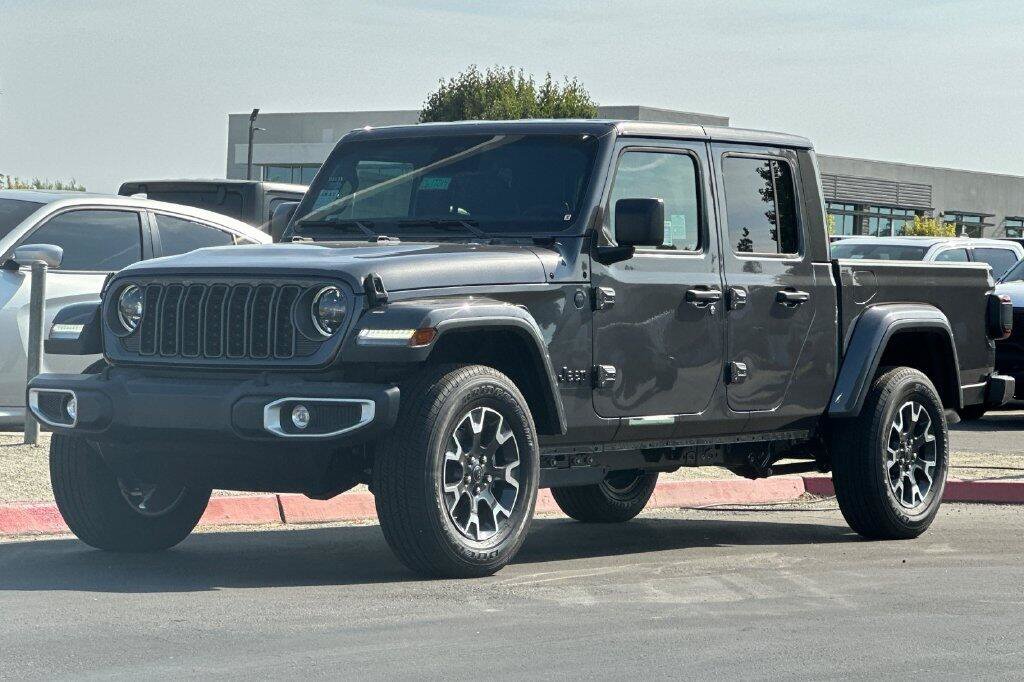 New 2026 Jeep Gladiator Sport AWD/4WD image 8