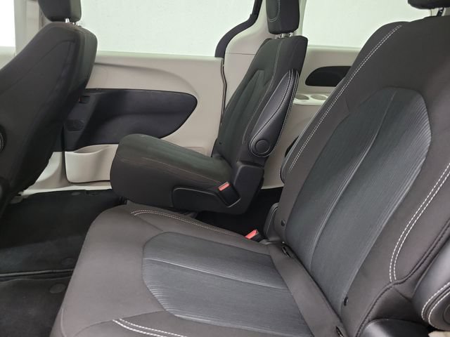 Used 2024 Chrysler Voyager LX FWD image 9