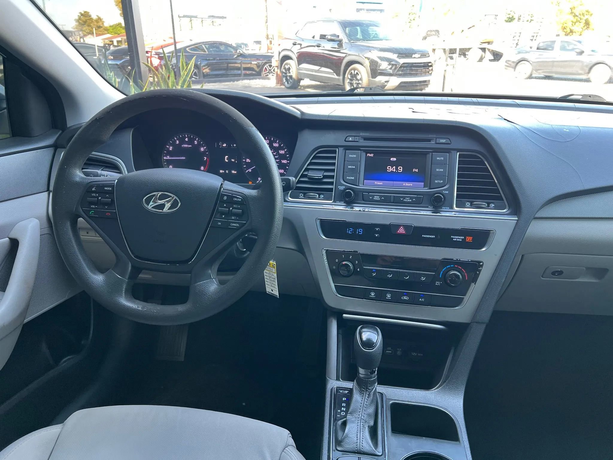 Used 2015 Hyundai Sonata SE w/ Option Group 09 FWD image 16