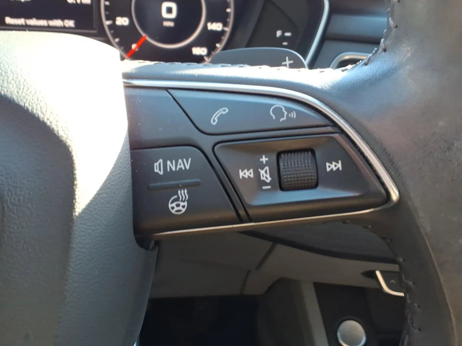 Used 2017 Audi A4 2.0T allroad Premium Plus w/ Technology Package image 30