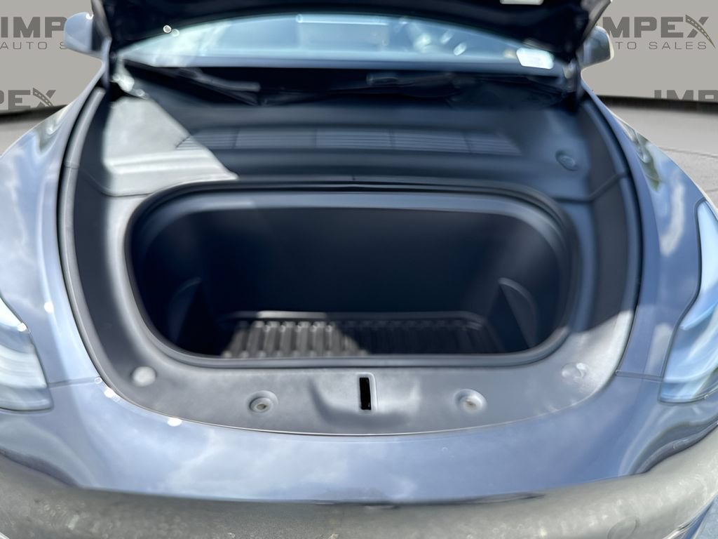 Used 2024 Tesla Model Y Long Range AWD/4WD image 32