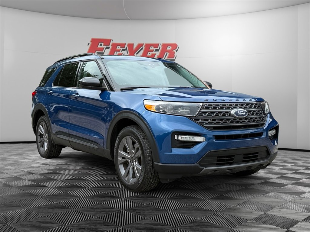 Certified 2022 Ford Explorer XLT w/ Equipment Group 202A image 3