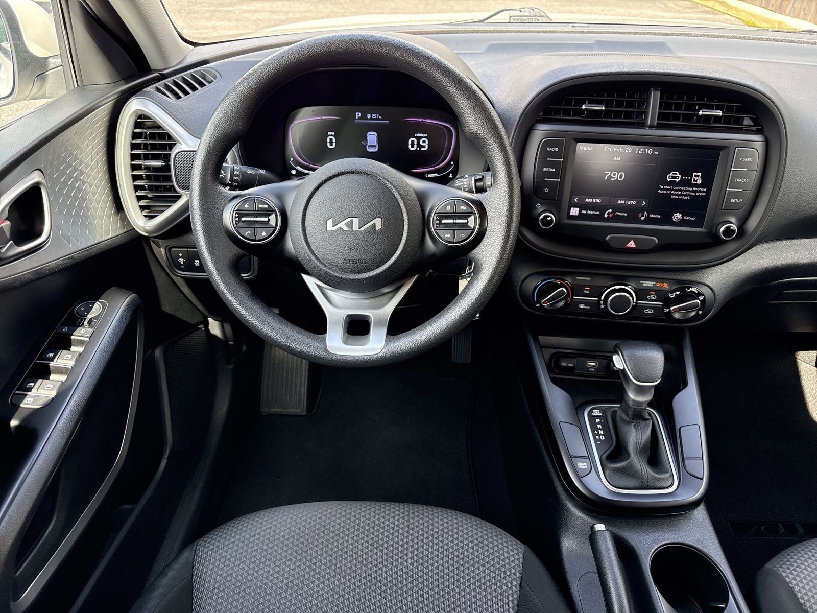 Used 2024 Kia Soul LX w/ LX Technology Package image 15