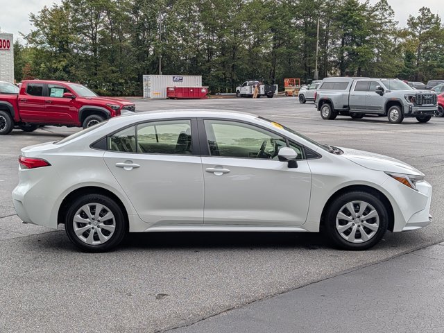 Used 2026 Toyota Corolla LE FWD image 8