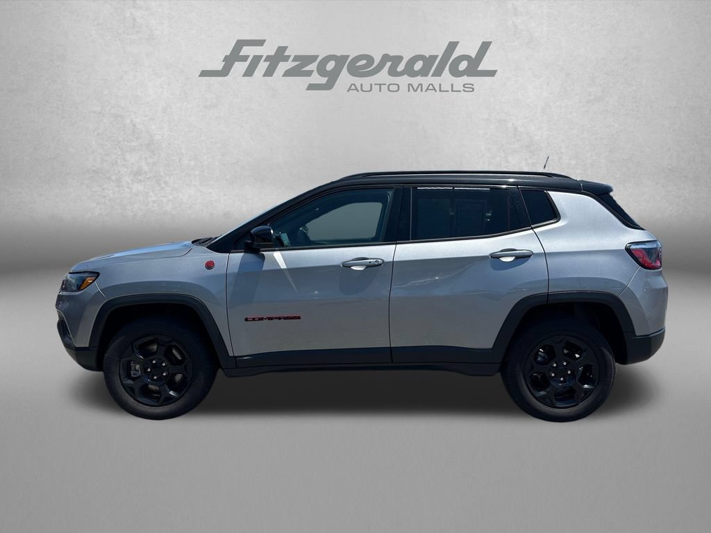 Used 2024 Jeep Compass Trailhawk AWD/4WD image 3