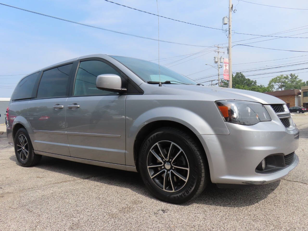 Used 2016 Dodge Grand Caravan R/T FWD image 1