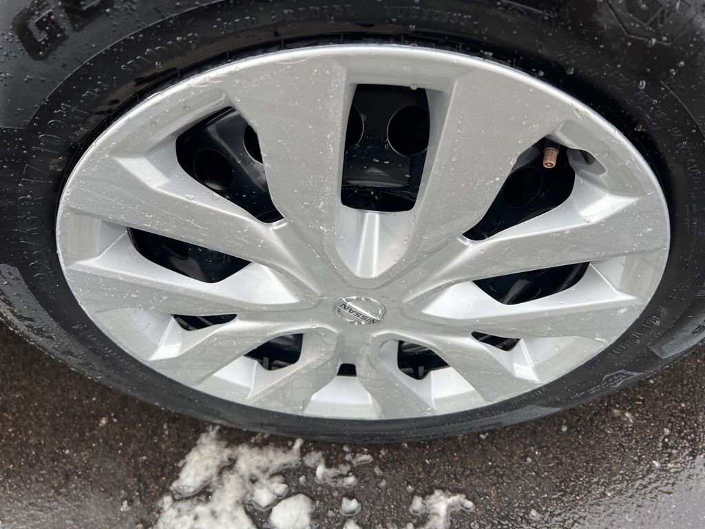 Certified 2020 Nissan Rogue S image 38