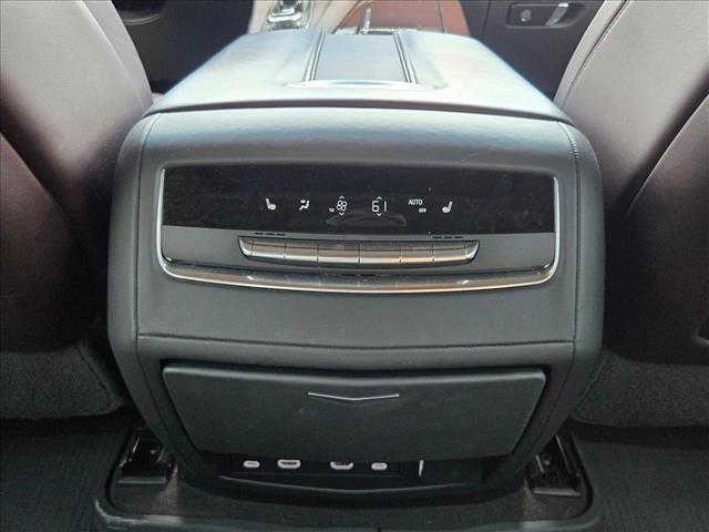 Used 2022 Cadillac Escalade ESV Sport Platinum w/ LPO, ONYX Package AWD/4WD image 18