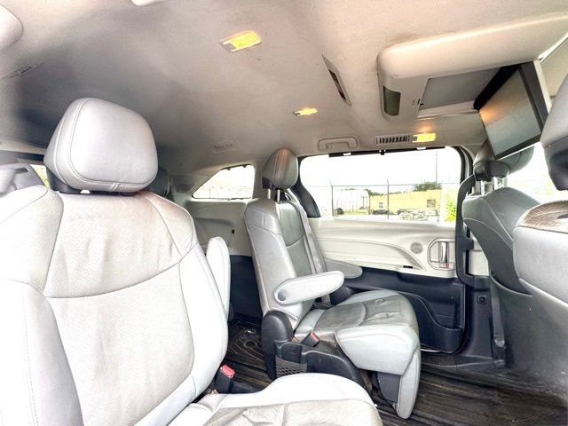 Used 2022 Toyota Sienna Limited FWD image 15