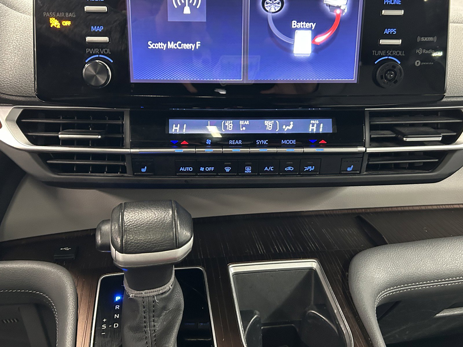 Used 2023 Toyota Sienna XLE image 26