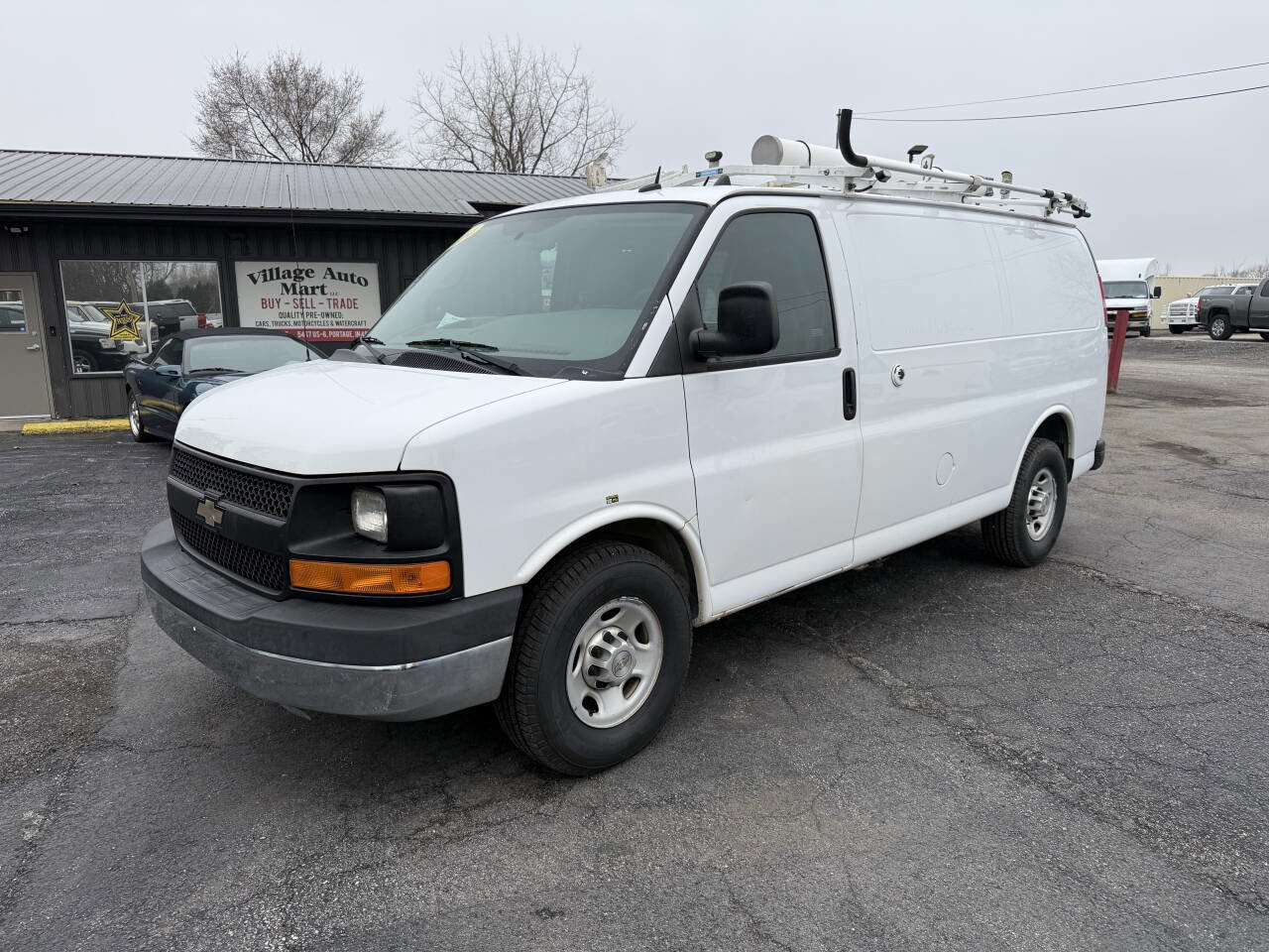 Used 2014 Chevrolet Express 2500 image 1