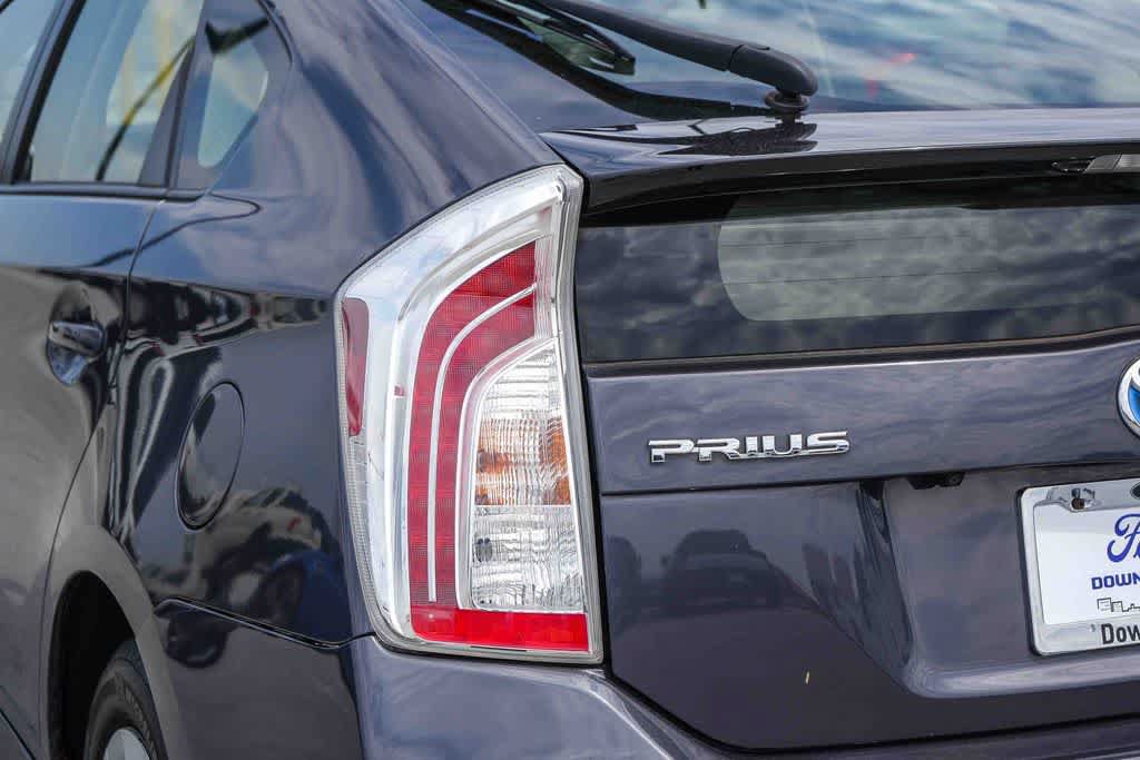 Used 2015 Toyota Prius Two w/ Preferred Accessory Package FWD image 9