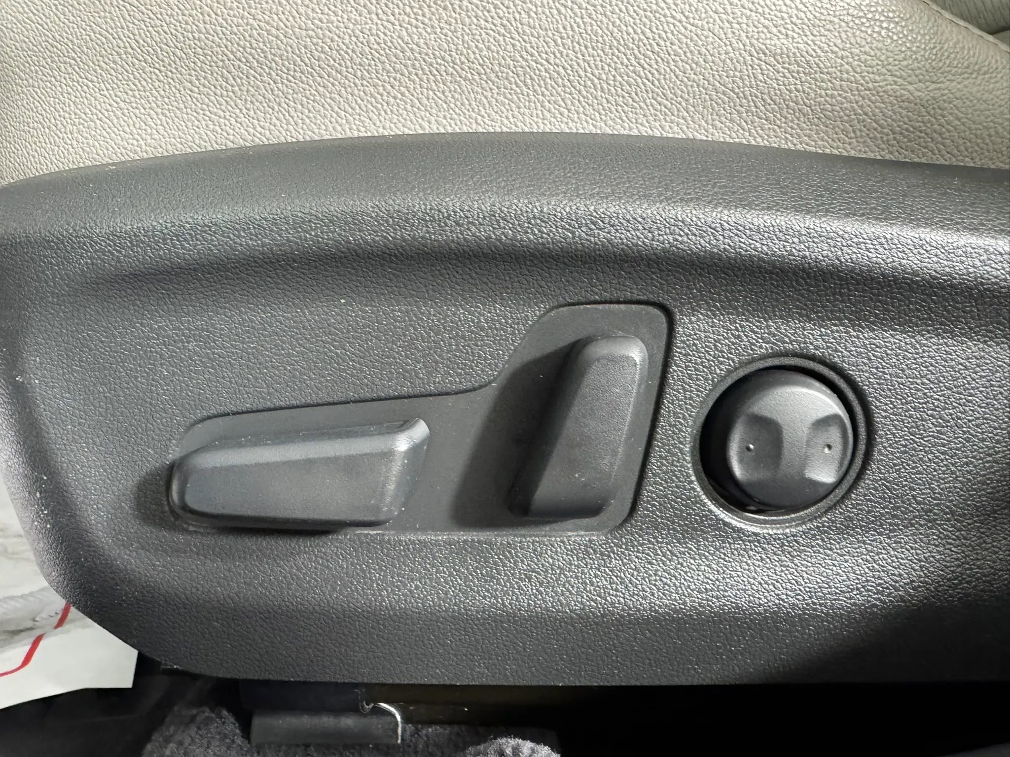 Used 2017 Hyundai Elantra Limited FWD image 32