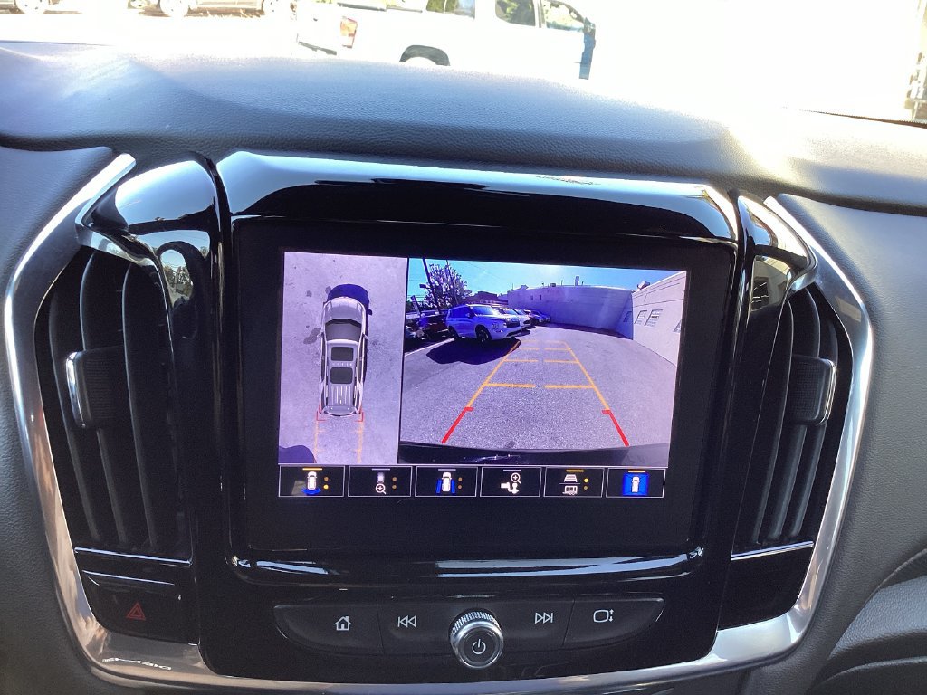 Used 2023 Chevrolet Traverse RS w/ LPO, Cargo Package AWD/4WD image 28