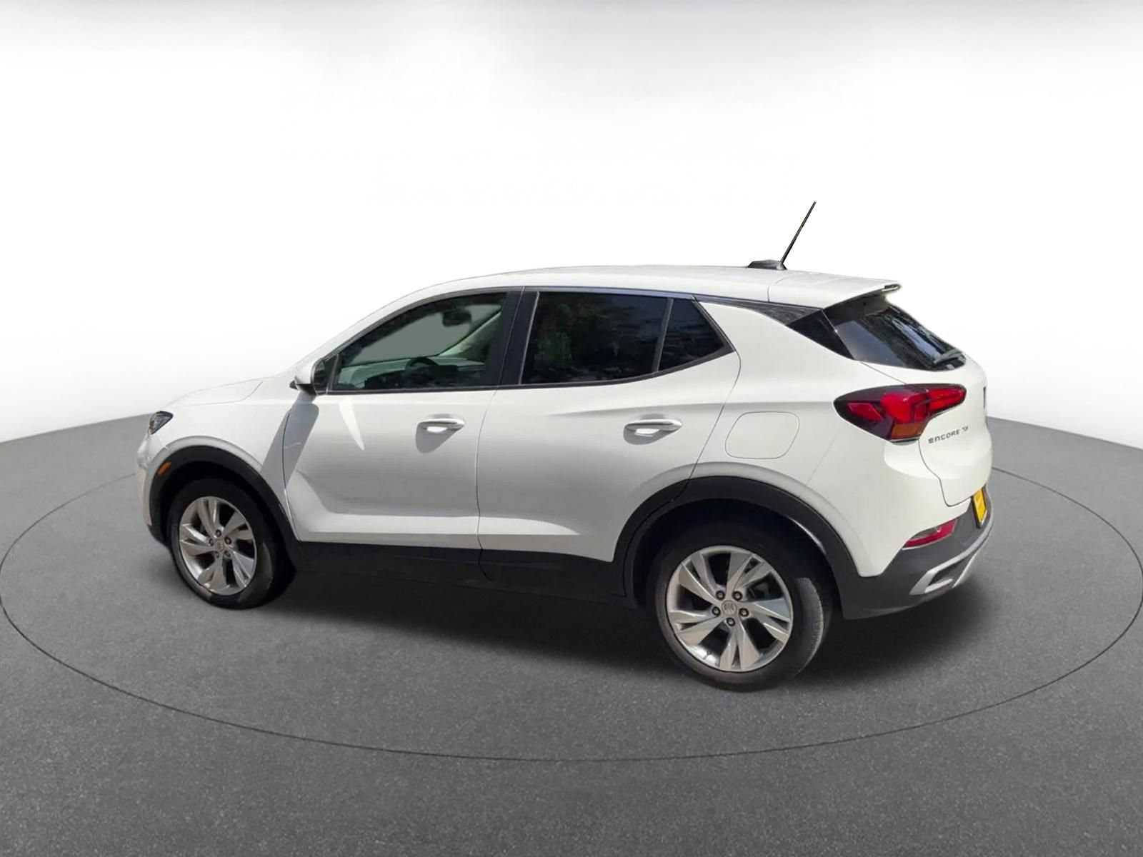 Used 2025 Buick Encore GX Preferred FWD image 10