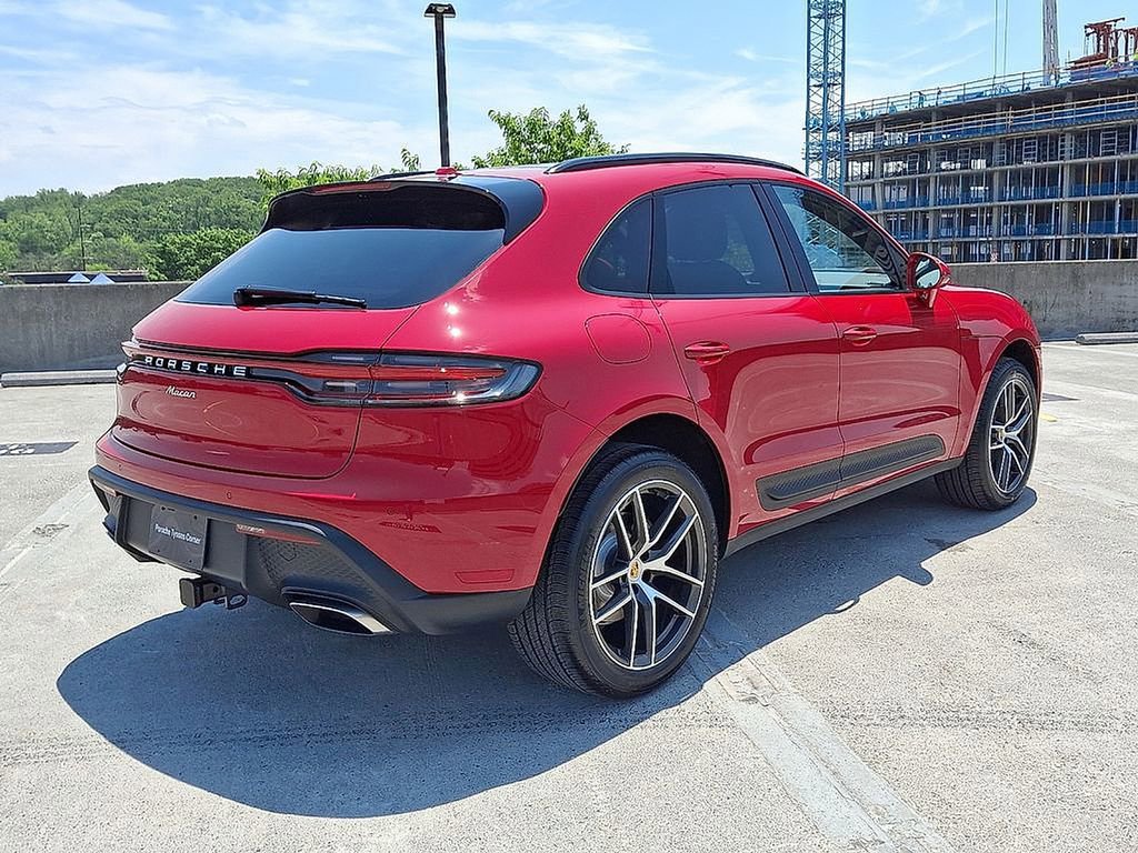 Used 2025 Porsche Macan image 8