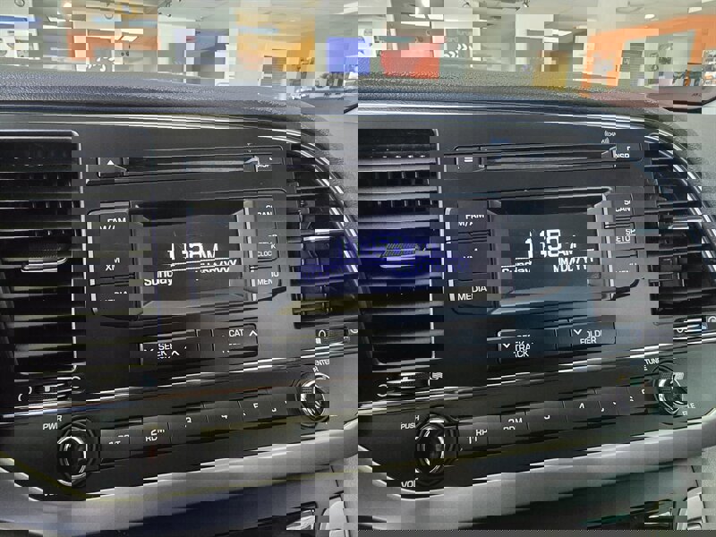 Used 2017 Hyundai Elantra SE image 19