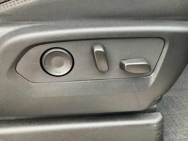 Used 2025 Chevrolet Tahoe High Country image 21