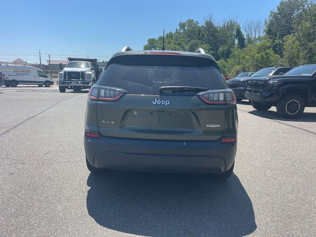 Used 2019 Jeep Cherokee Latitude w/ Popular Appearance Group AWD/4WD image 4