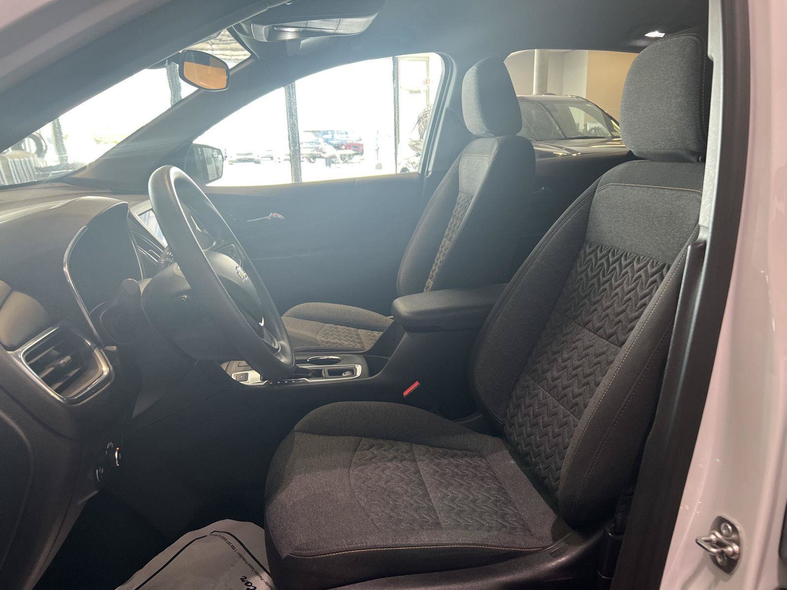 Used 2023 Chevrolet Equinox LT w/ LPO, Floor Liner Package AWD/4WD image 16
