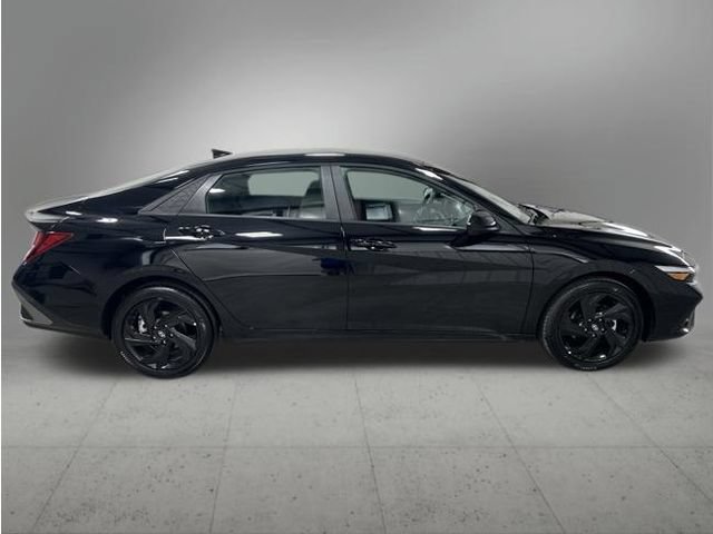 Used 2026 Hyundai Elantra Sport FWD image 6