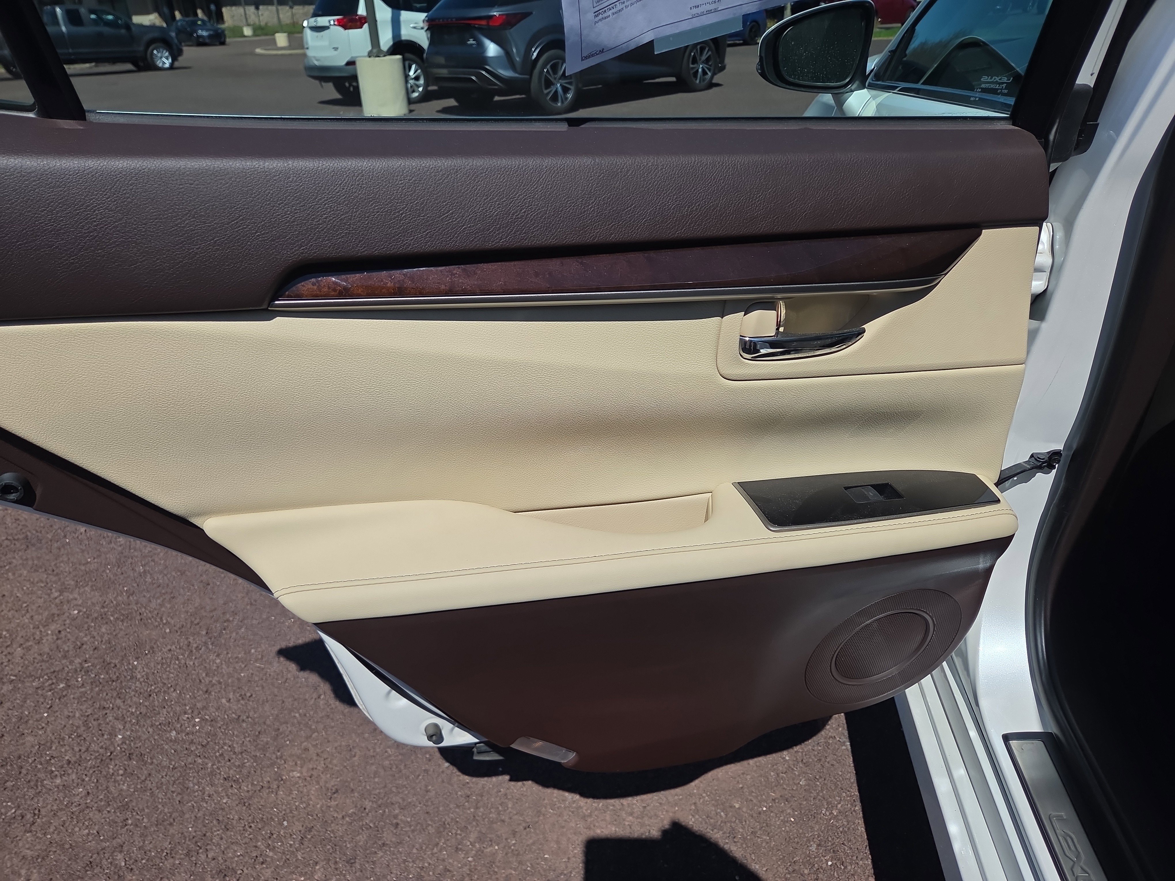 Used 2017 Lexus ES 350 w/ Luxury Package image 21